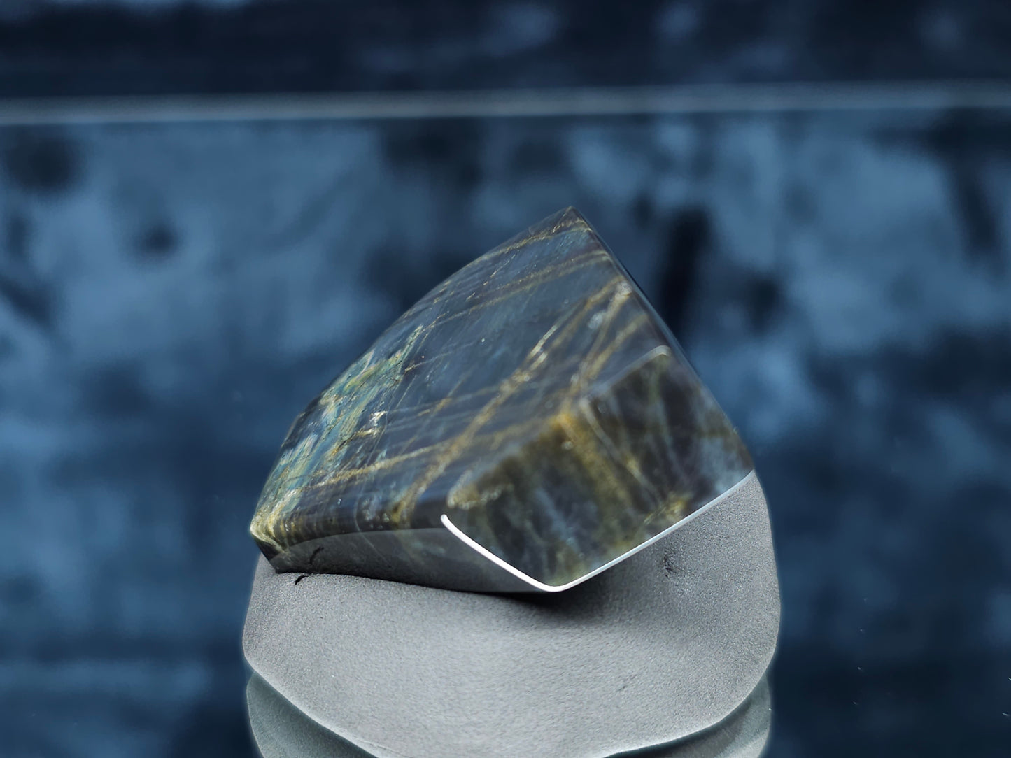 #44149 Labradorite