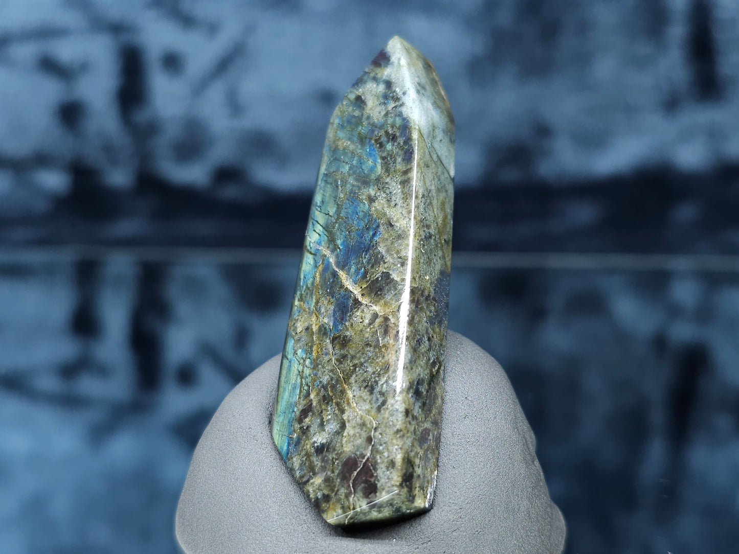 #44152 Labradorite