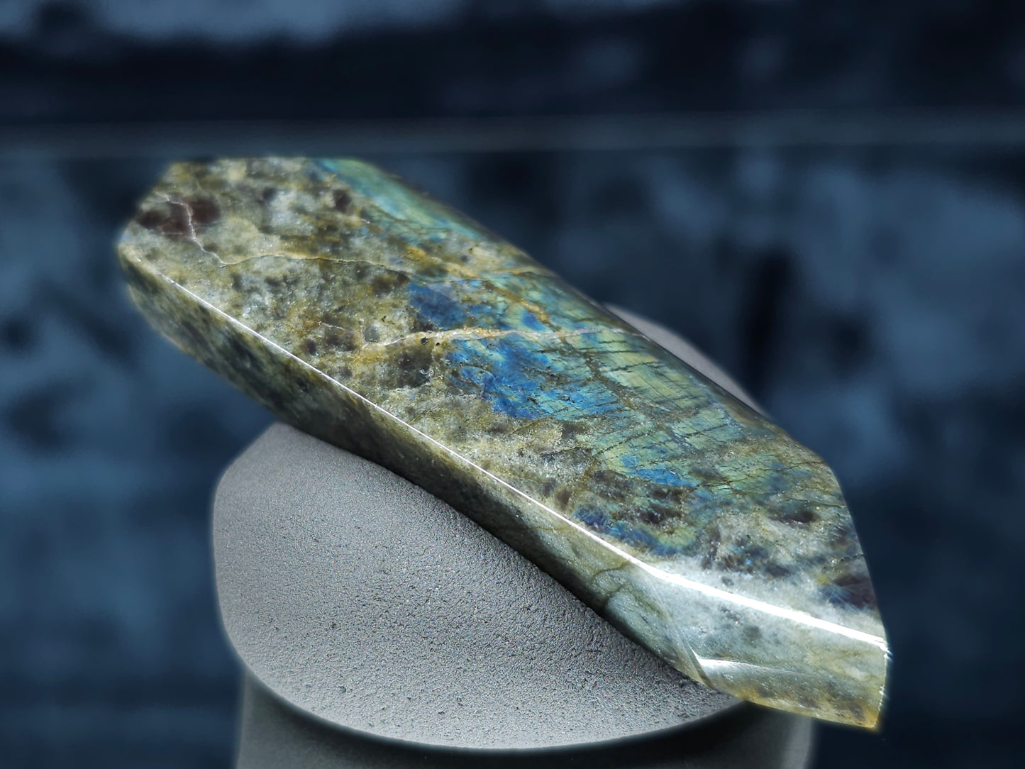 #44152 Labradorite