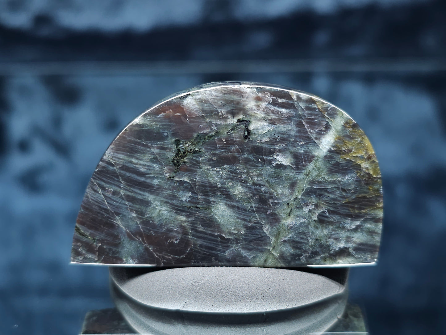 #44153 Labradorite