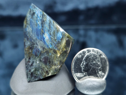 #44154 Labradorite