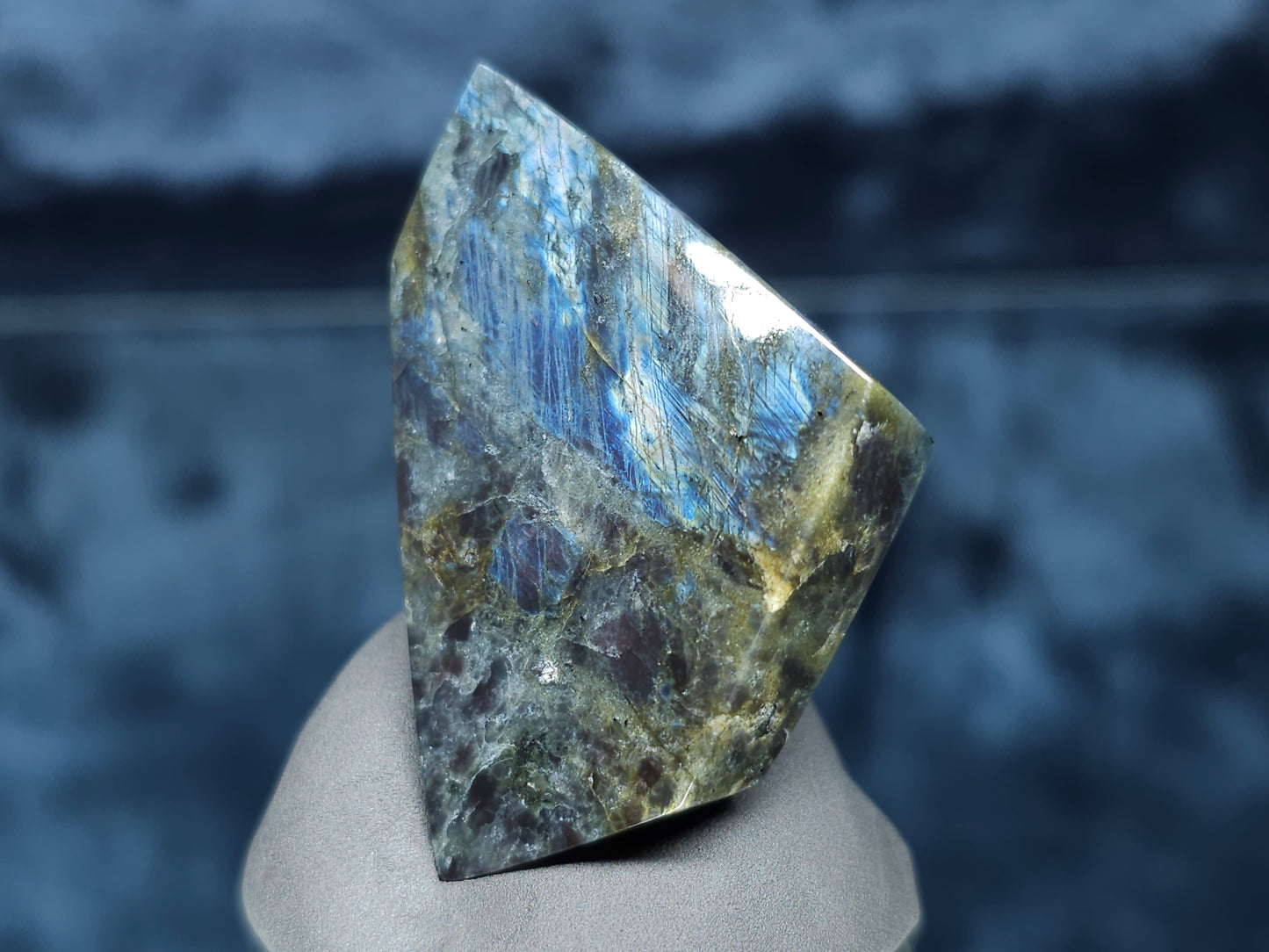 #44154 Labradorite