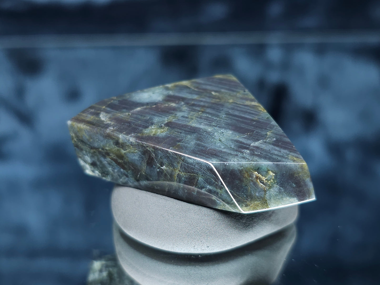 #44154 Labradorite