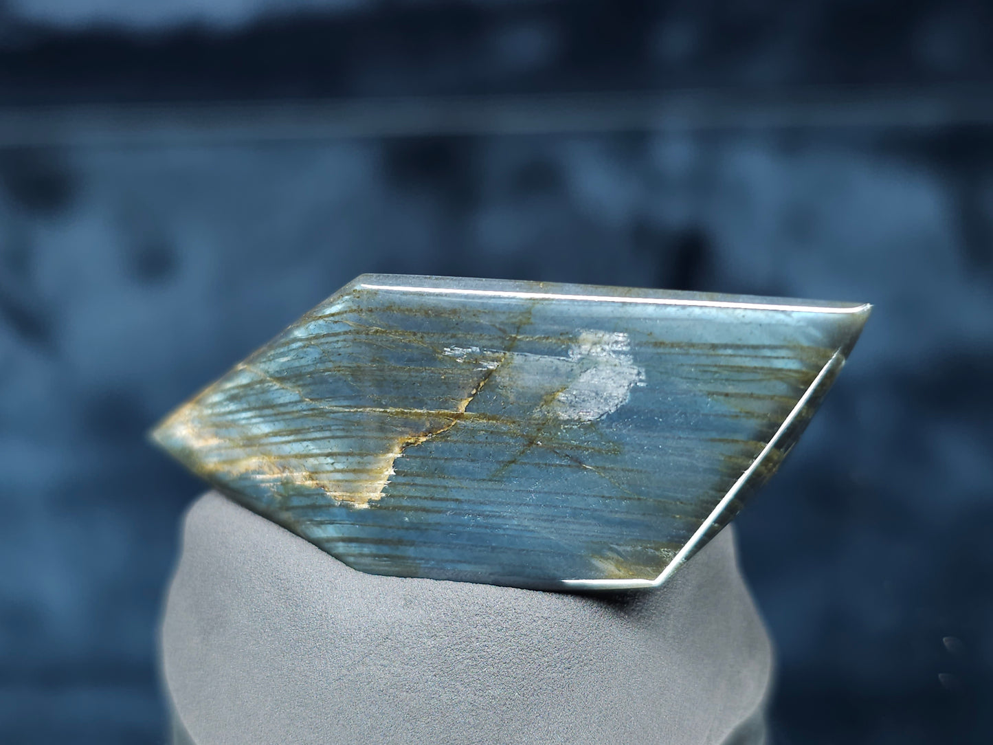 #44155 Labradorite