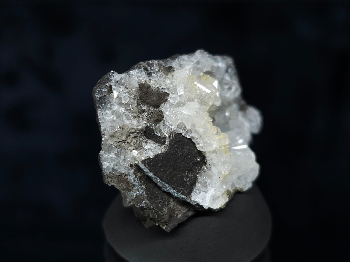 #35930 Super clear Nailhead Spar Calcite geode, Chalcopyrite ore and multiple small fossils in the matrix