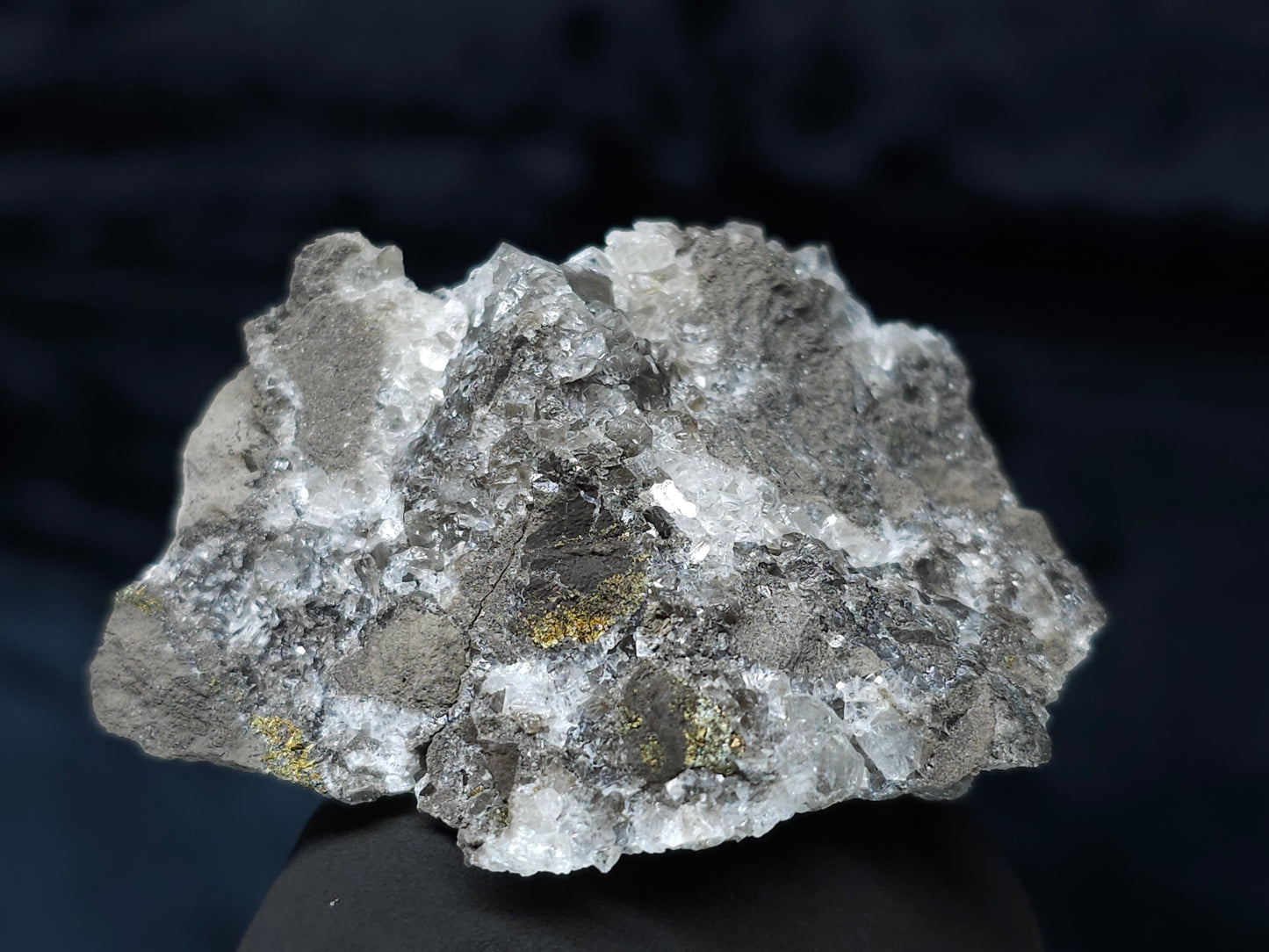 #35935 Super clear Nailhead Spar Calcite cluster, Chalcopyrite ore and multiple small fossils in the matrix