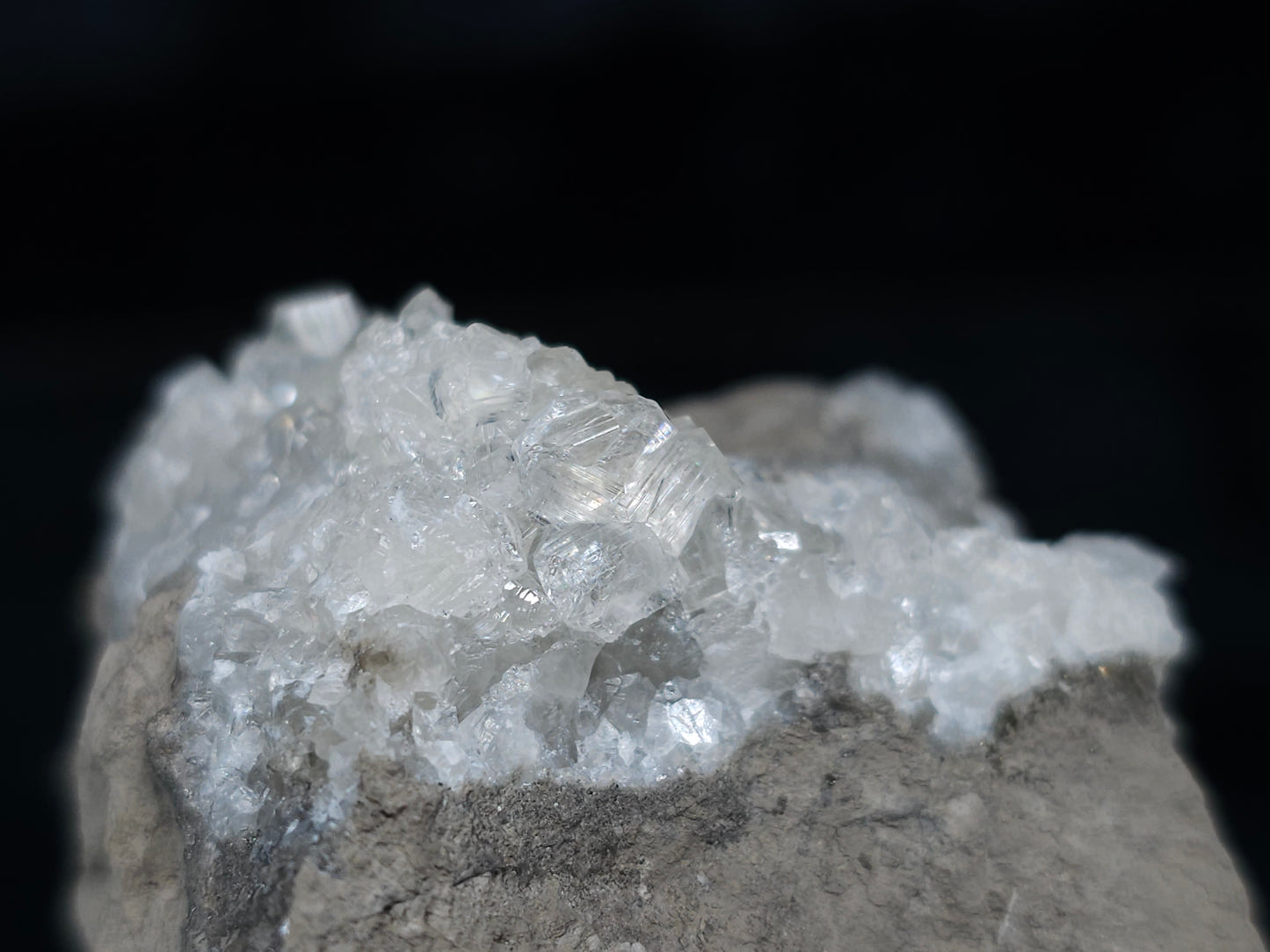 #35940 Super clear Nailhead Spar Calcite cluster, Chalcopyrite ore and multiple small fossils in the matrix