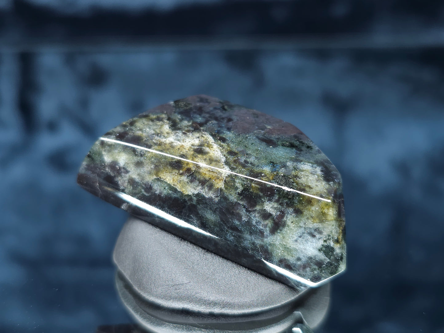 #44077 Labradorite