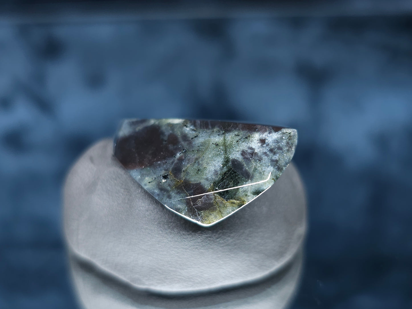 #44077 Labradorite