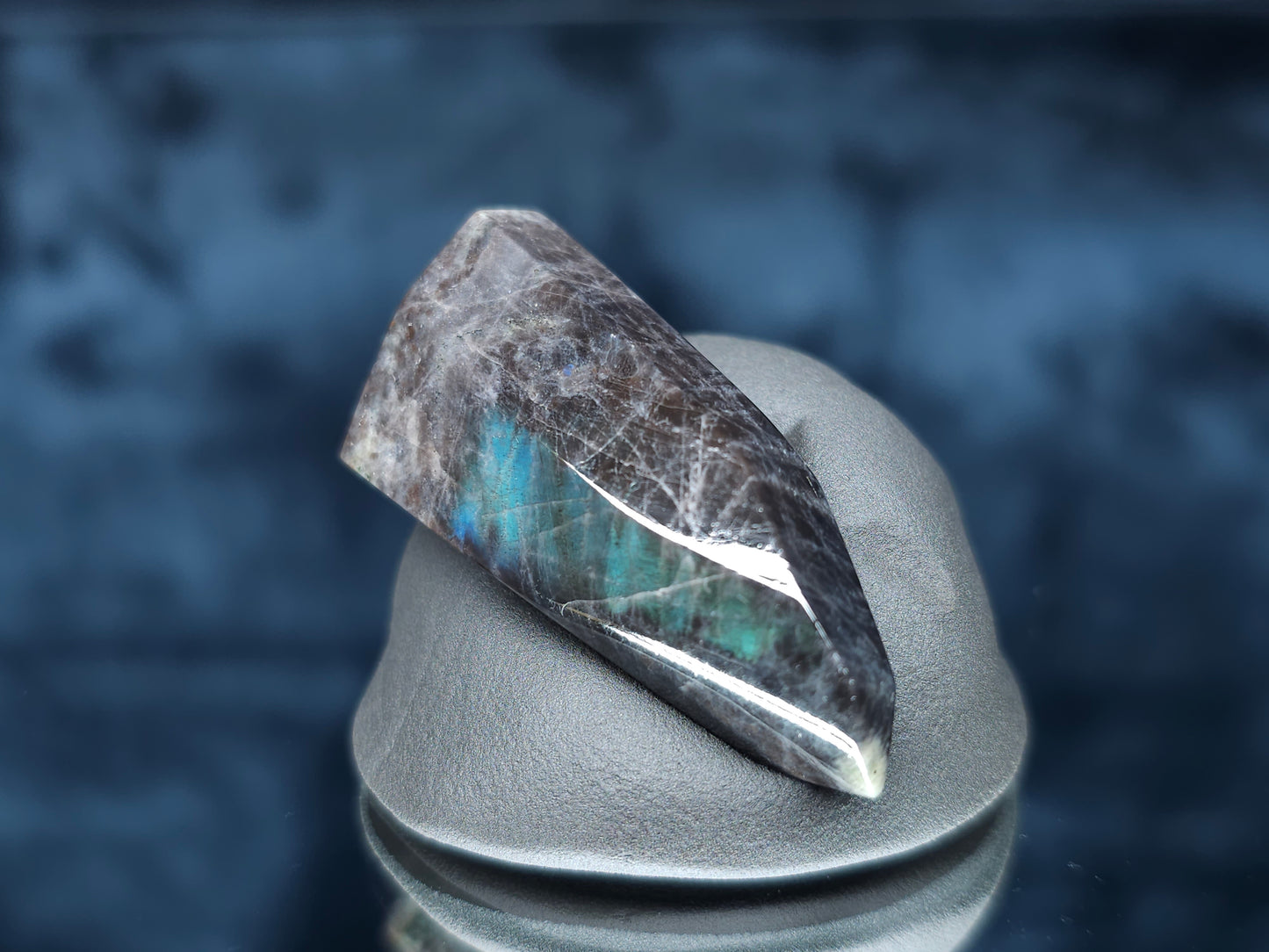 #44089 Labradorite