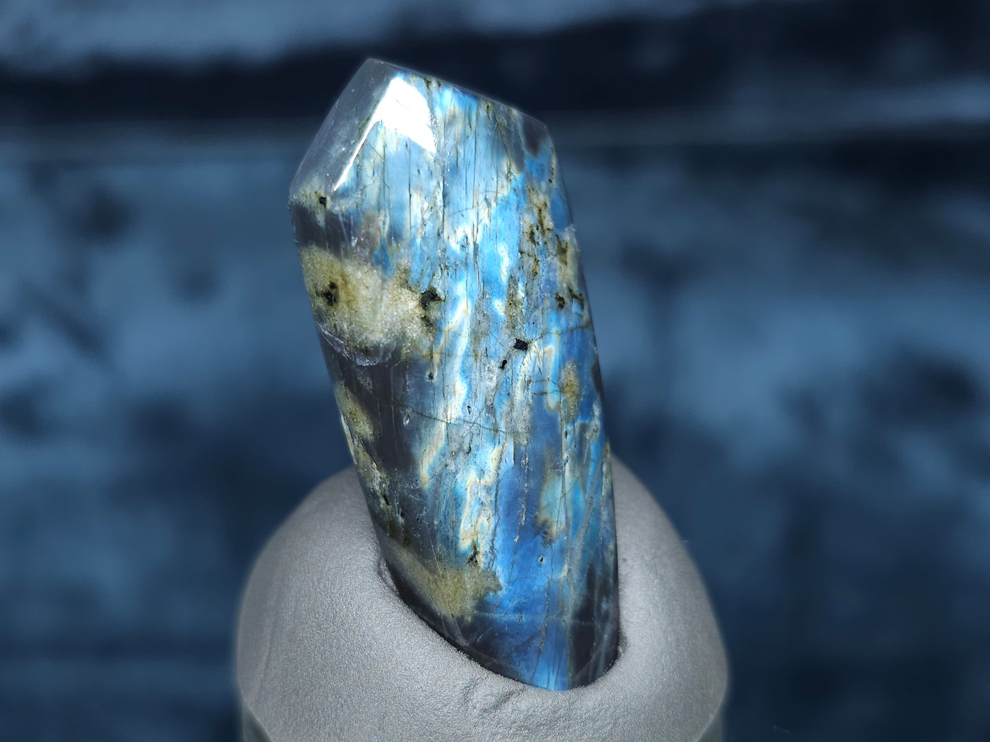 #44090 Labradorite