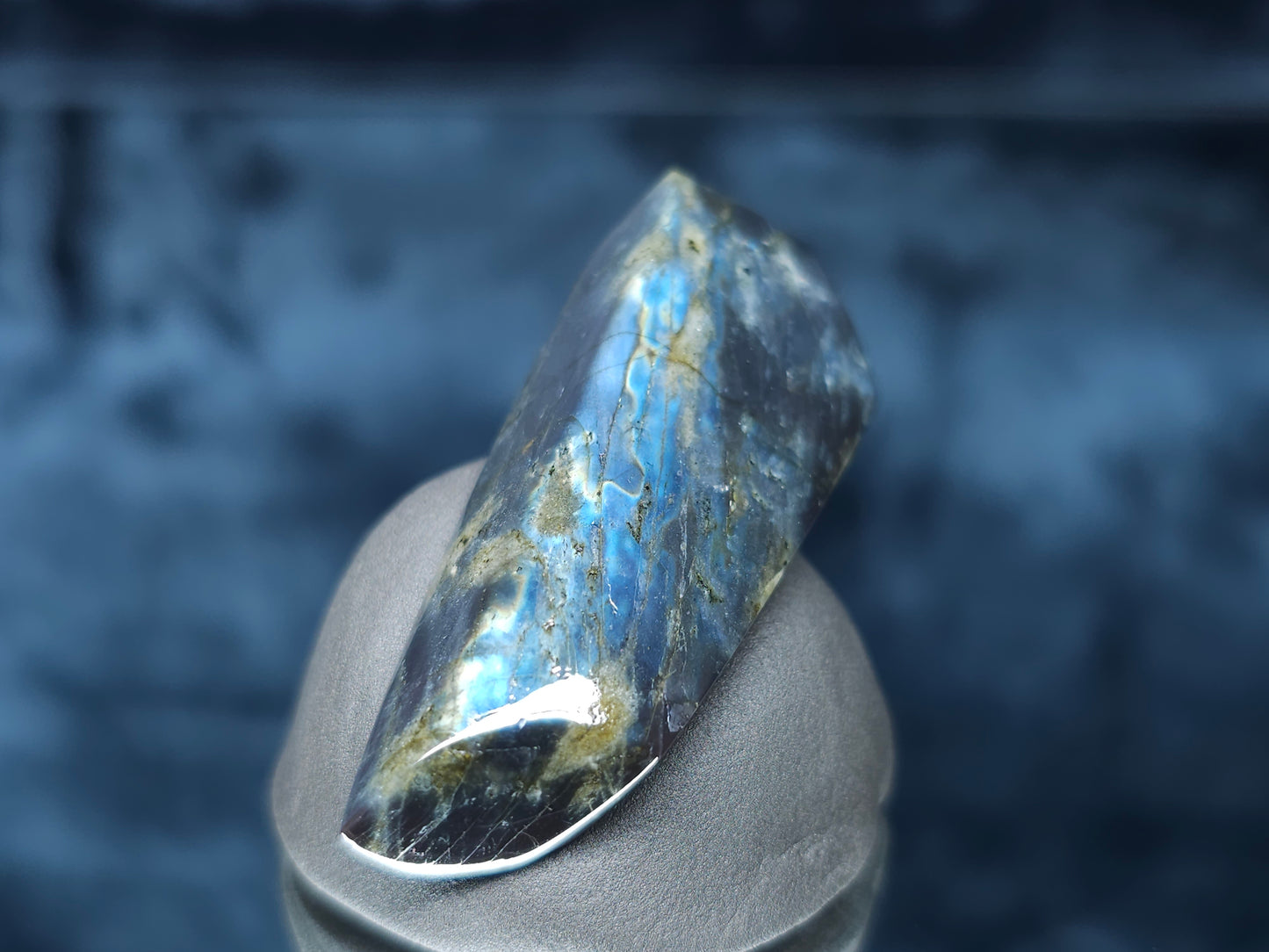 #44090 Labradorite