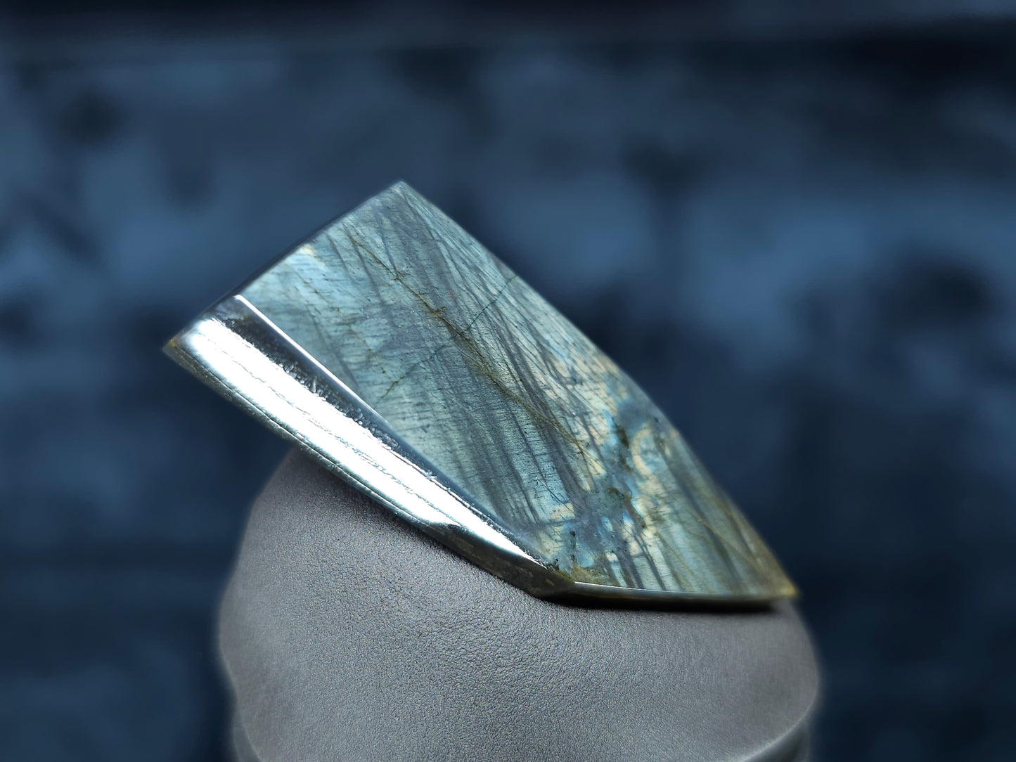 #44091 Labradorite