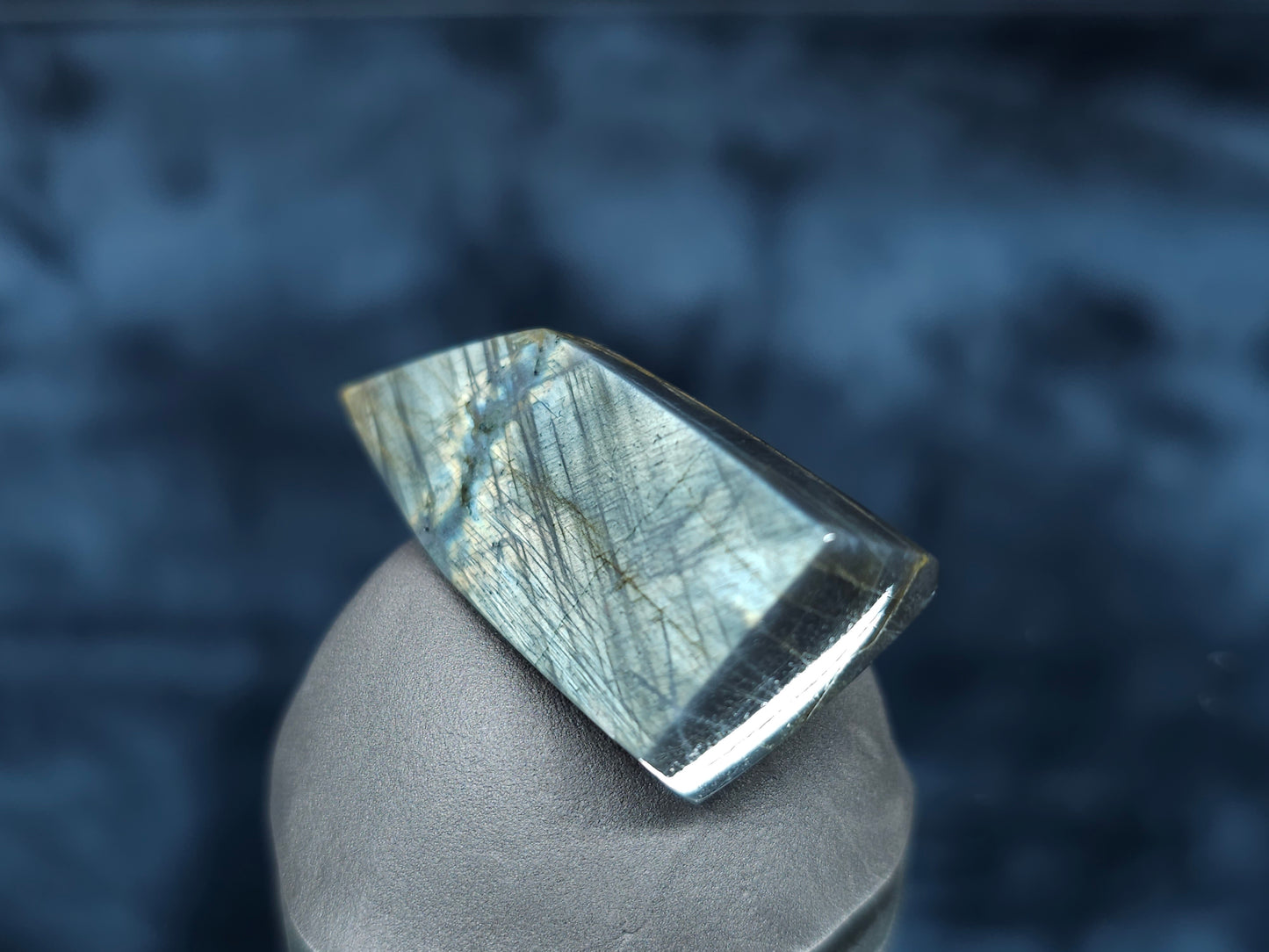 #44091 Labradorite