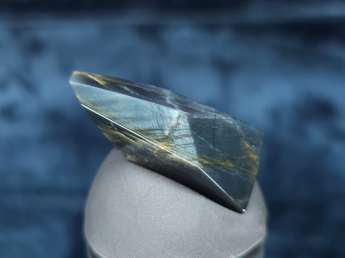 #44091 Labradorite