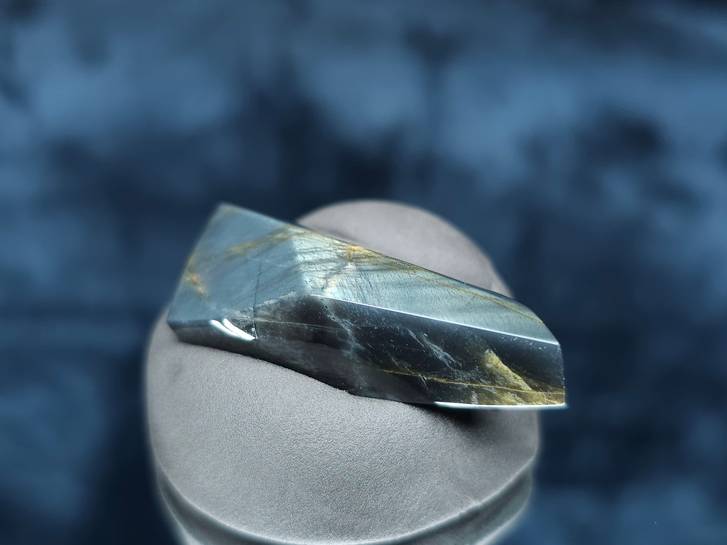 #44091 Labradorite