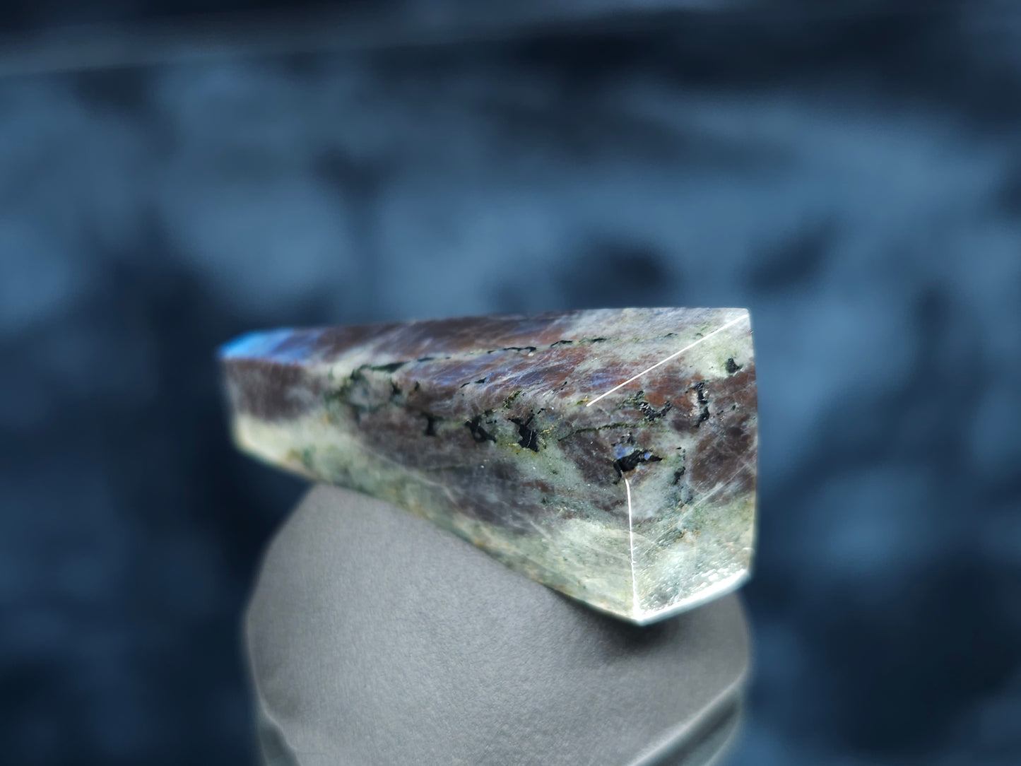 #44093 Labradorite