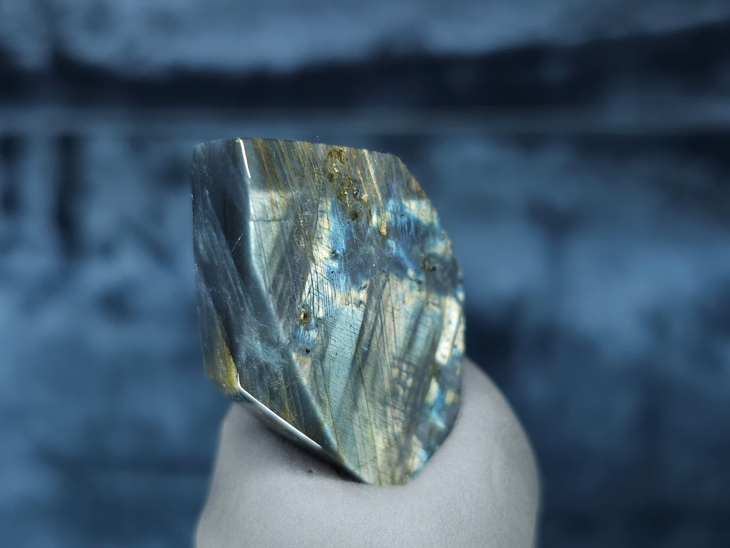 #44095 Labradorite