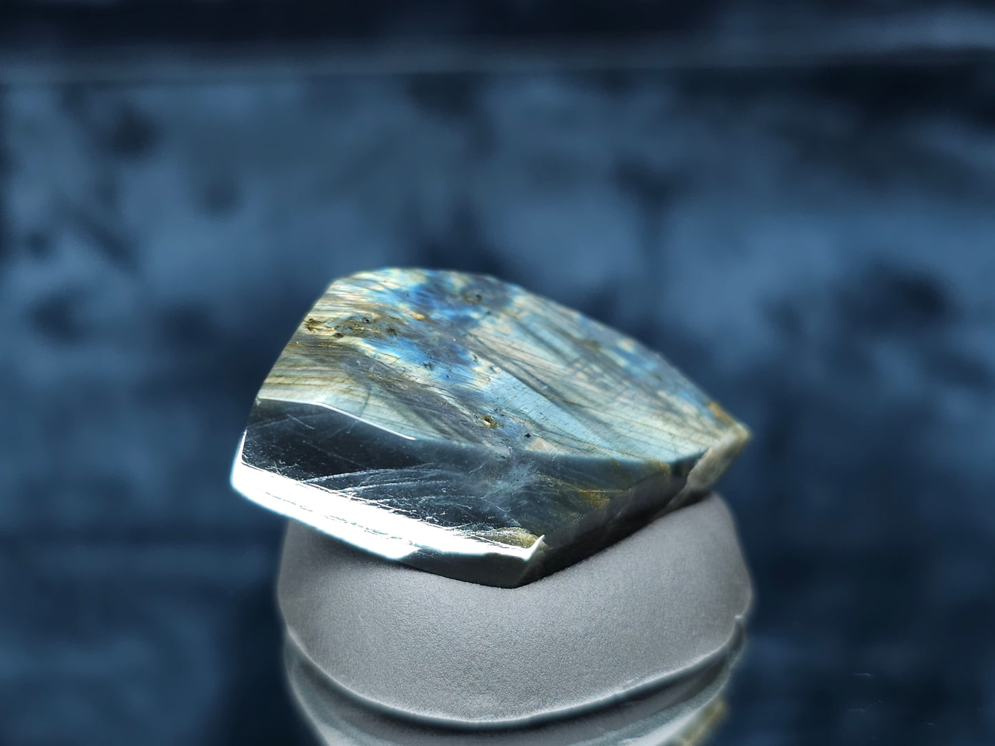 #44095 Labradorite