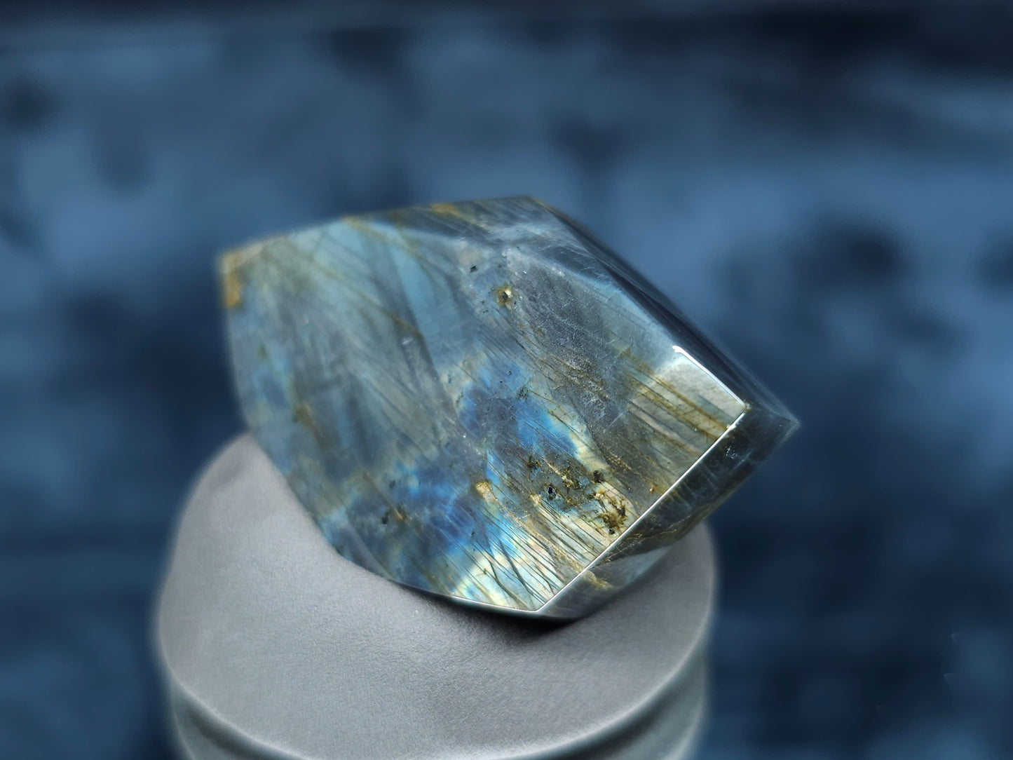 #44095 Labradorite