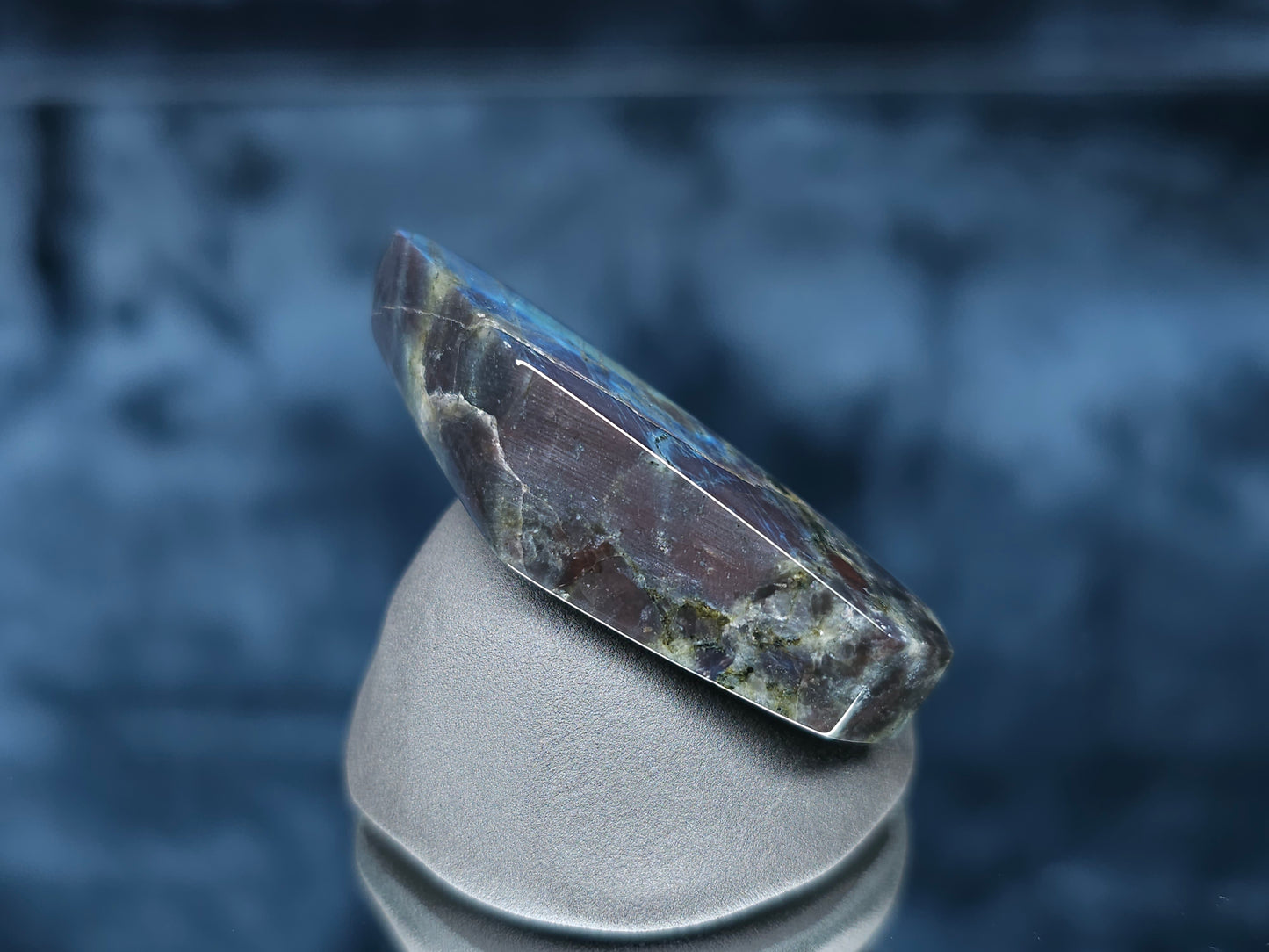 #44097 Labradorite