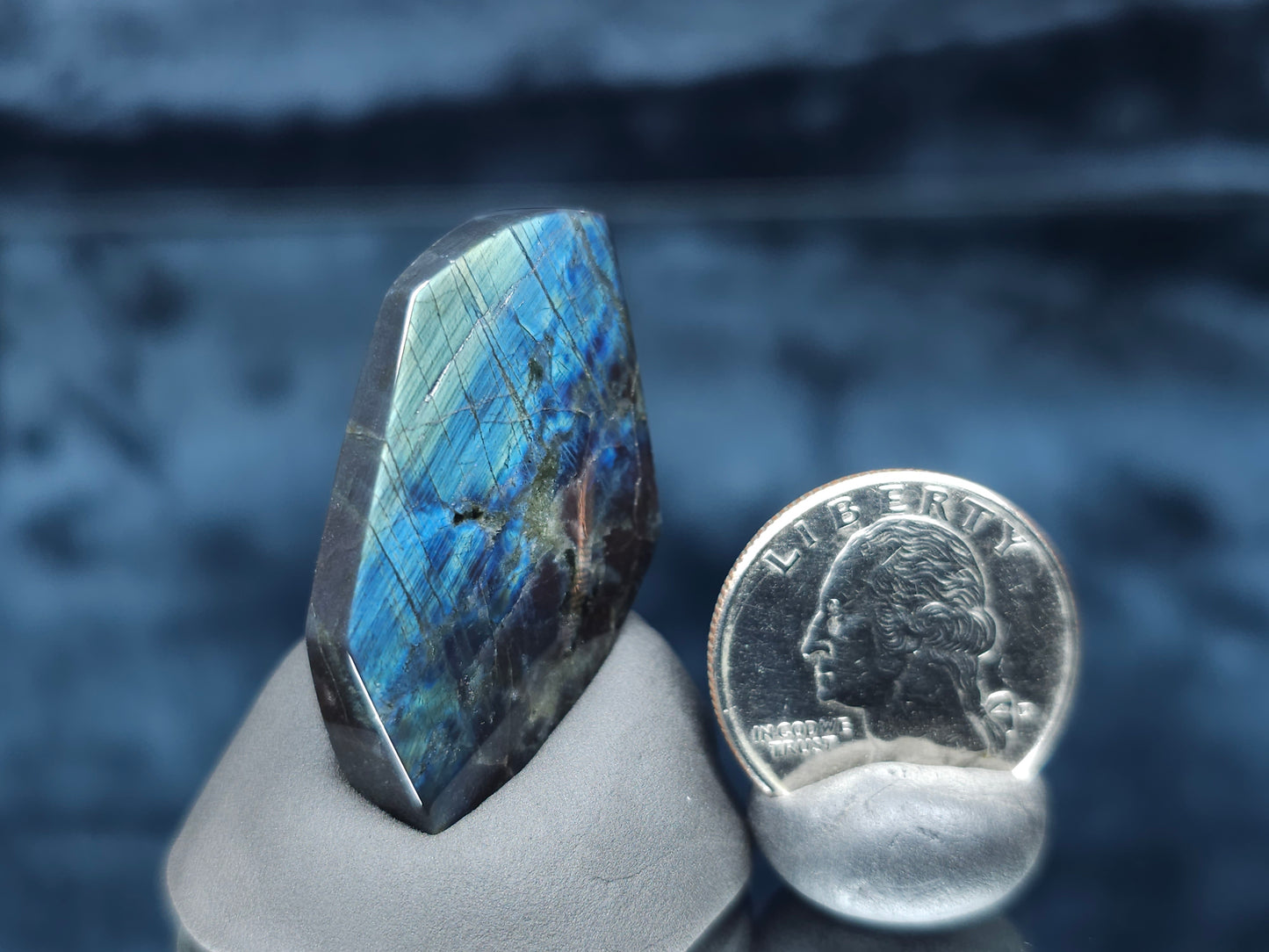 #44097 Labradorite