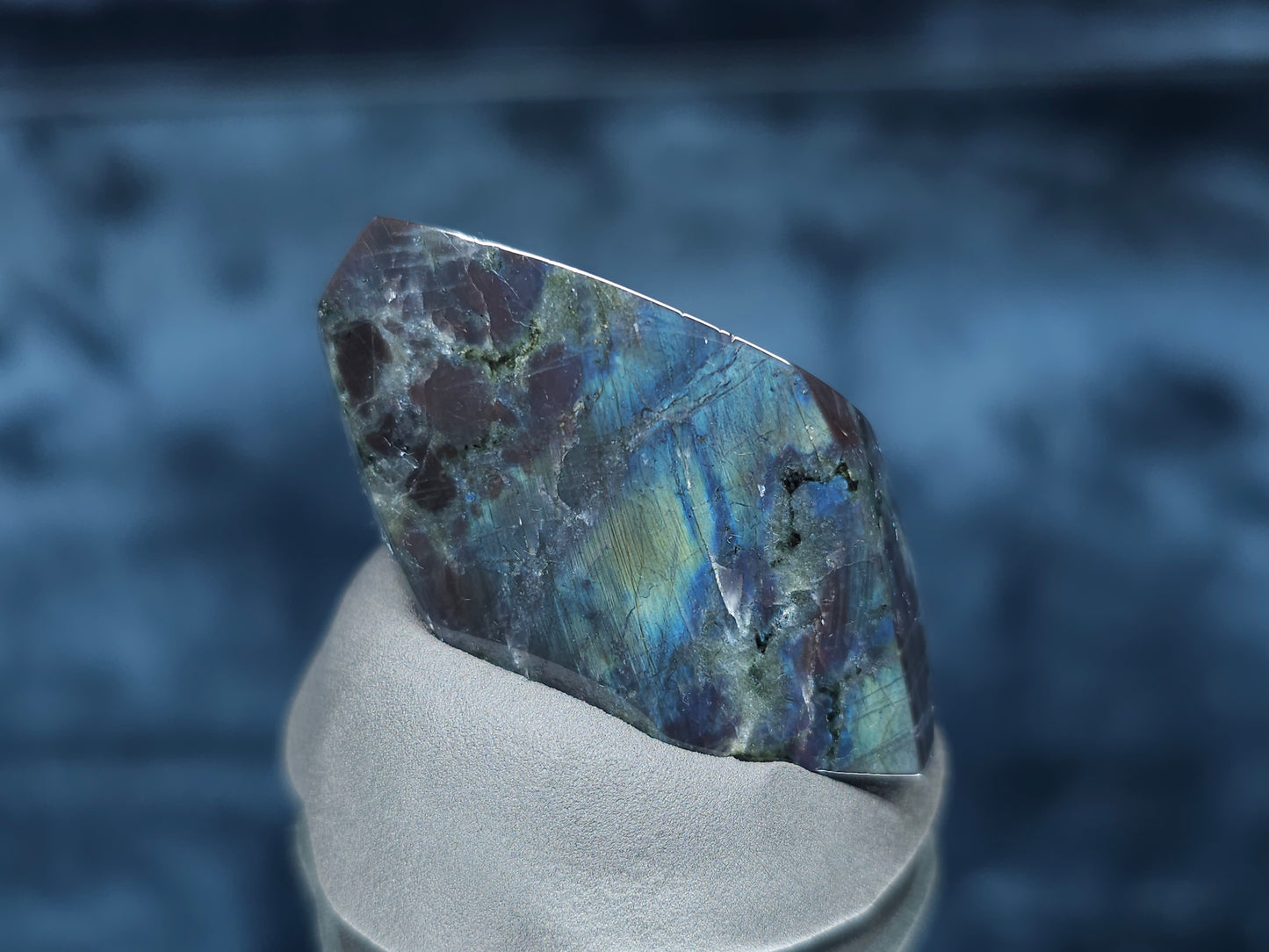 #44099 Labradorite