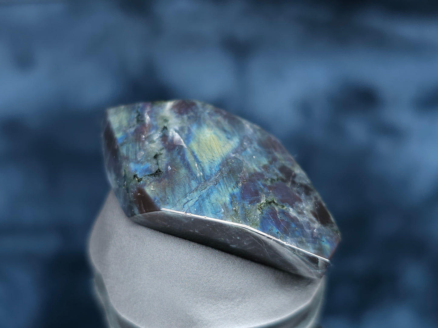 #44099 Labradorite