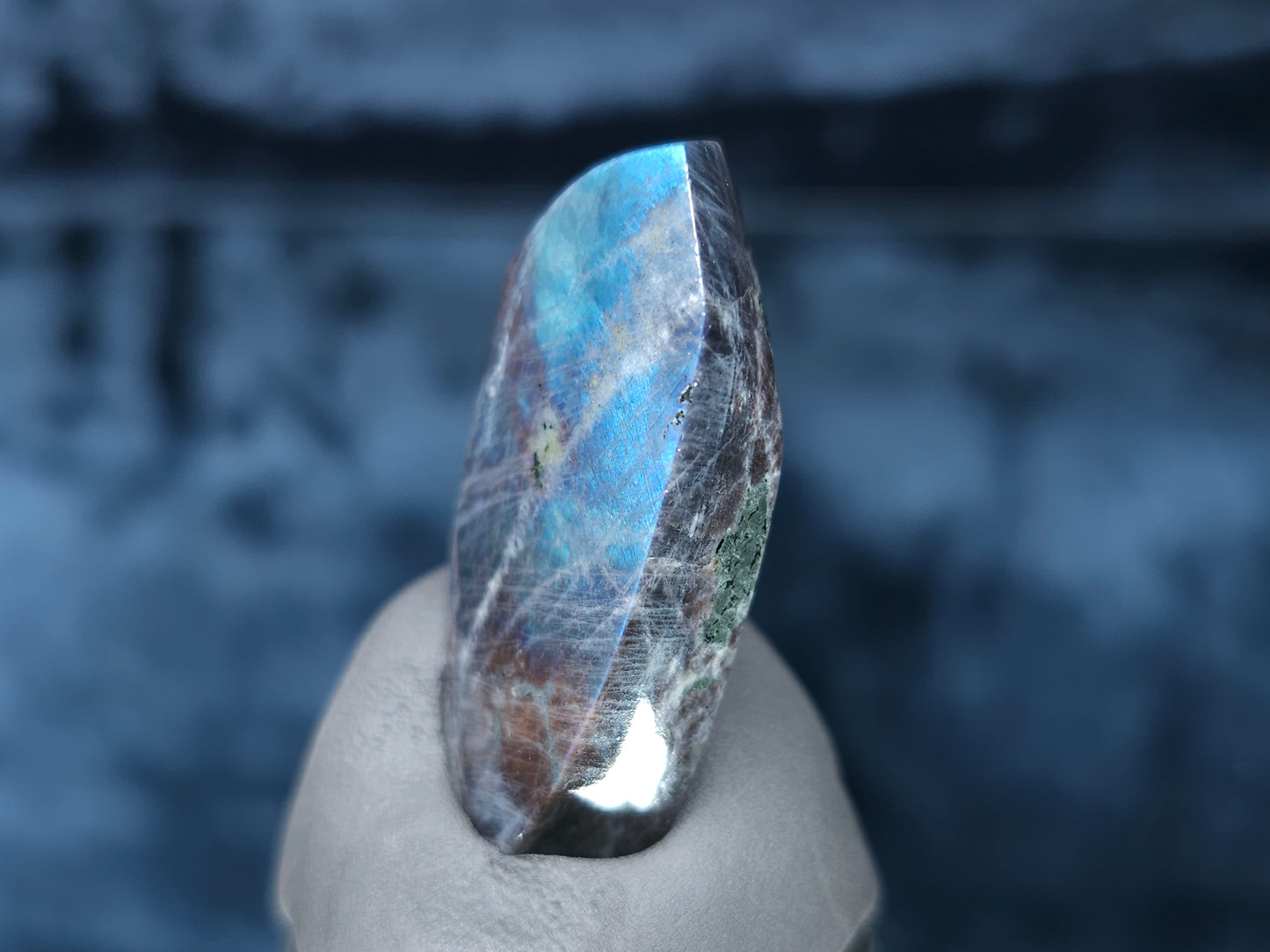 #44101 Labradorite