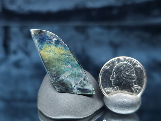 #44102 Labradorite