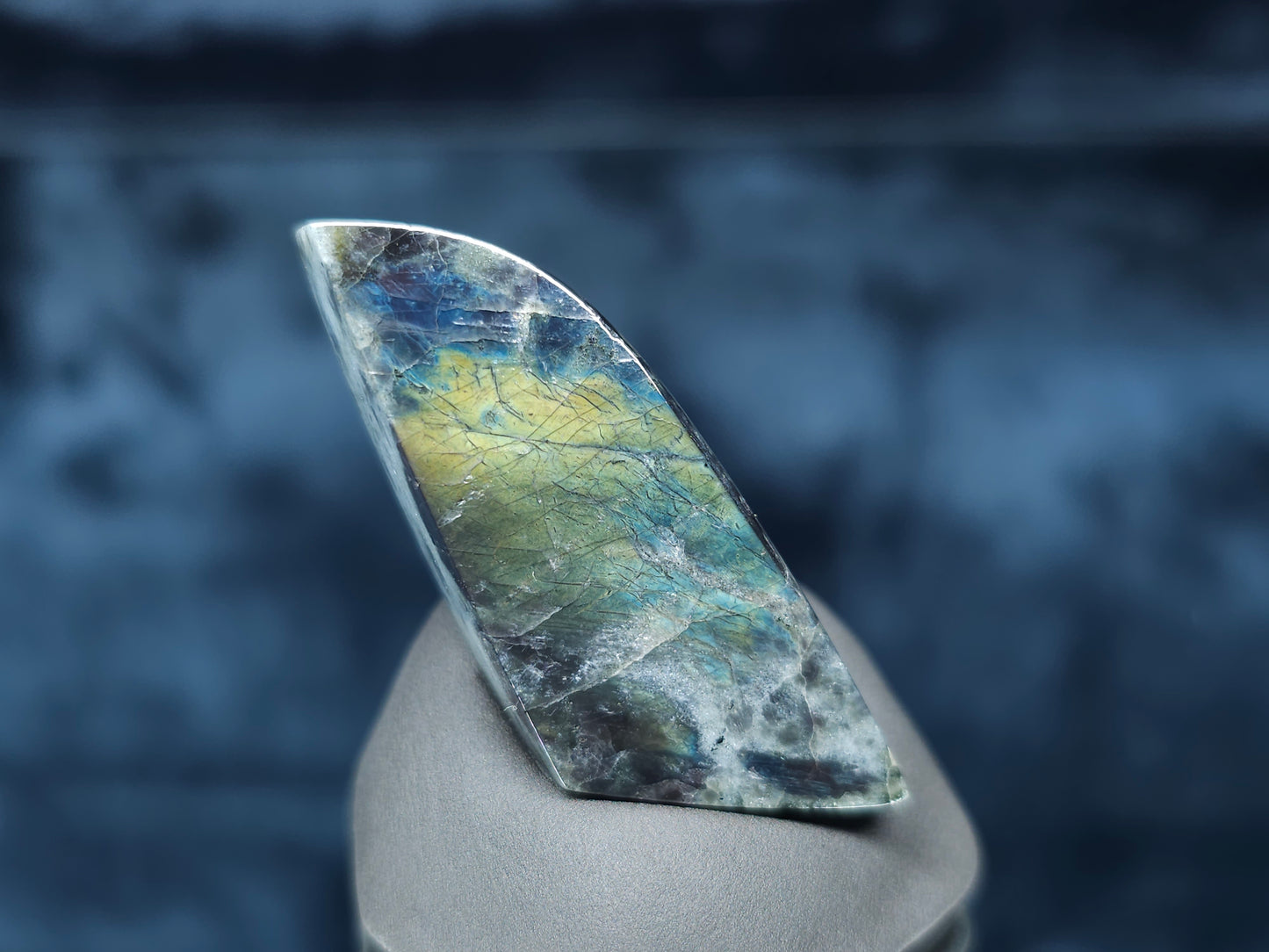 #44102 Labradorite