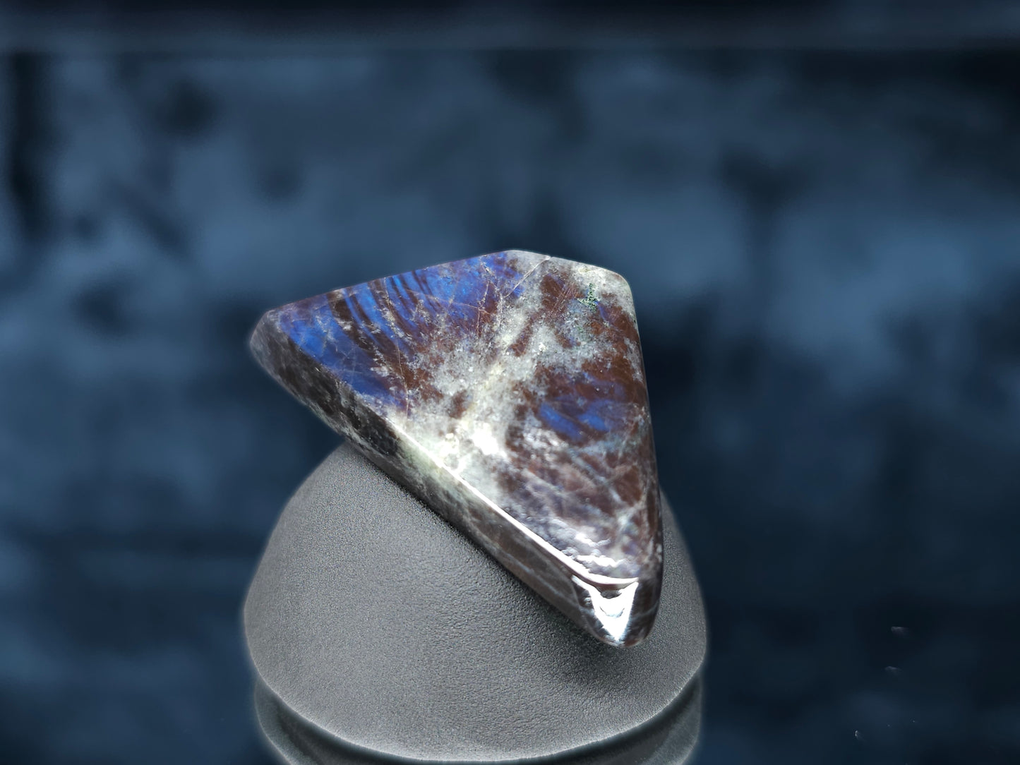 #44108 Labradorite