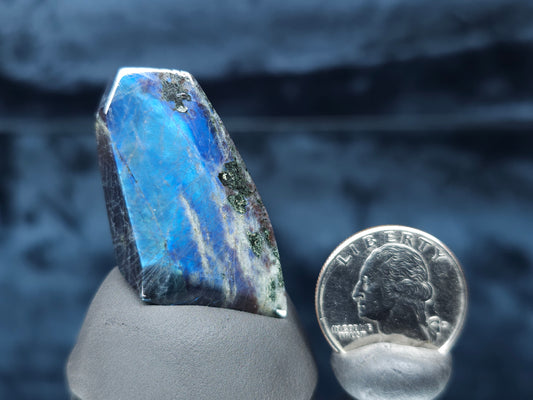 #44109 Labradorite