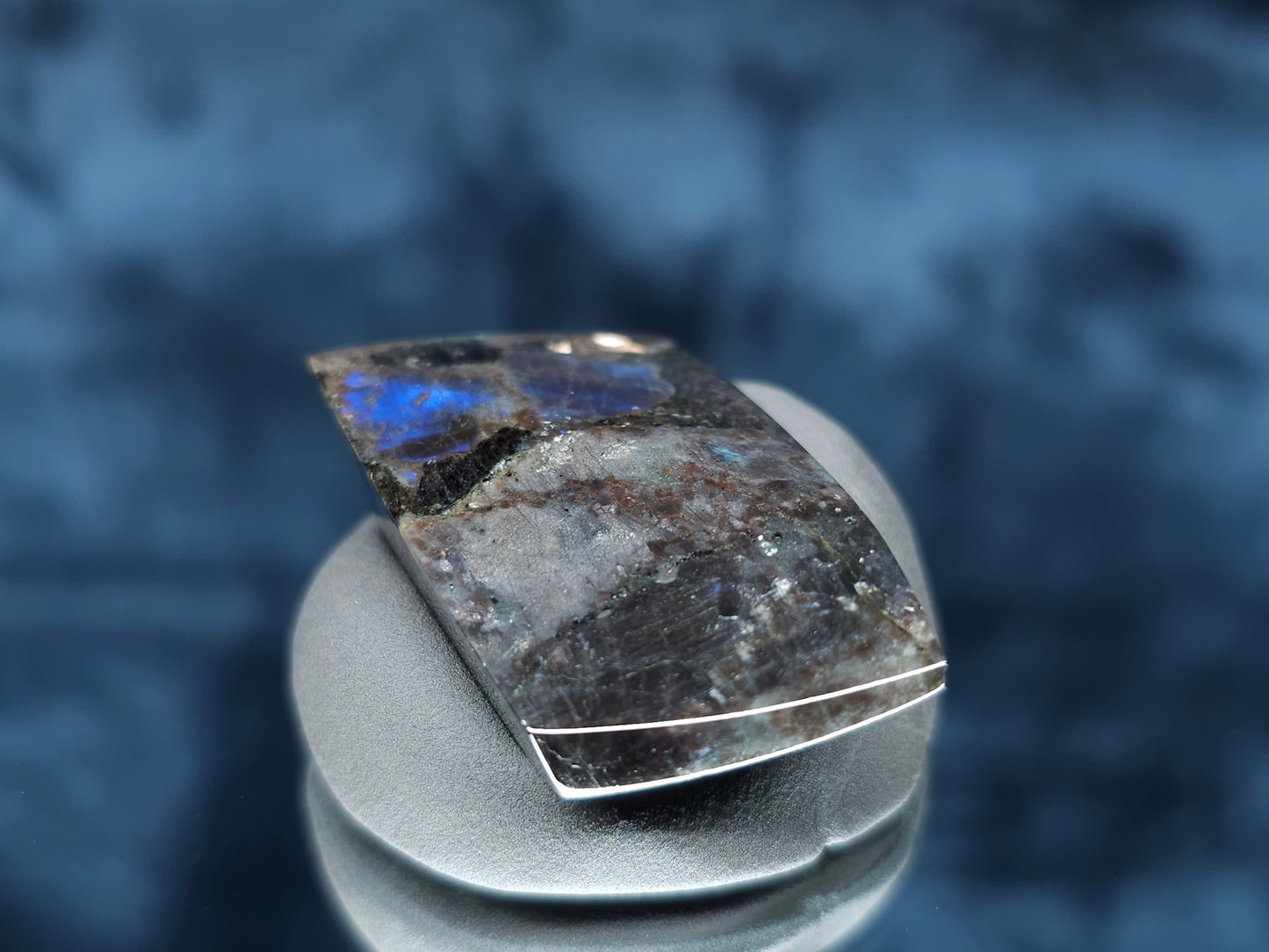 #44110 Labradorite