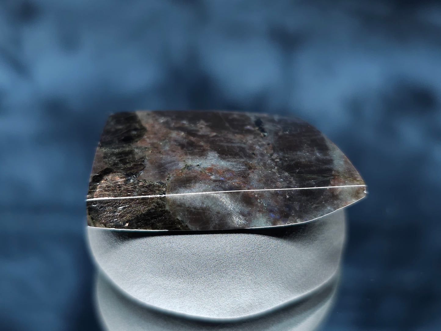 #44110 Labradorite