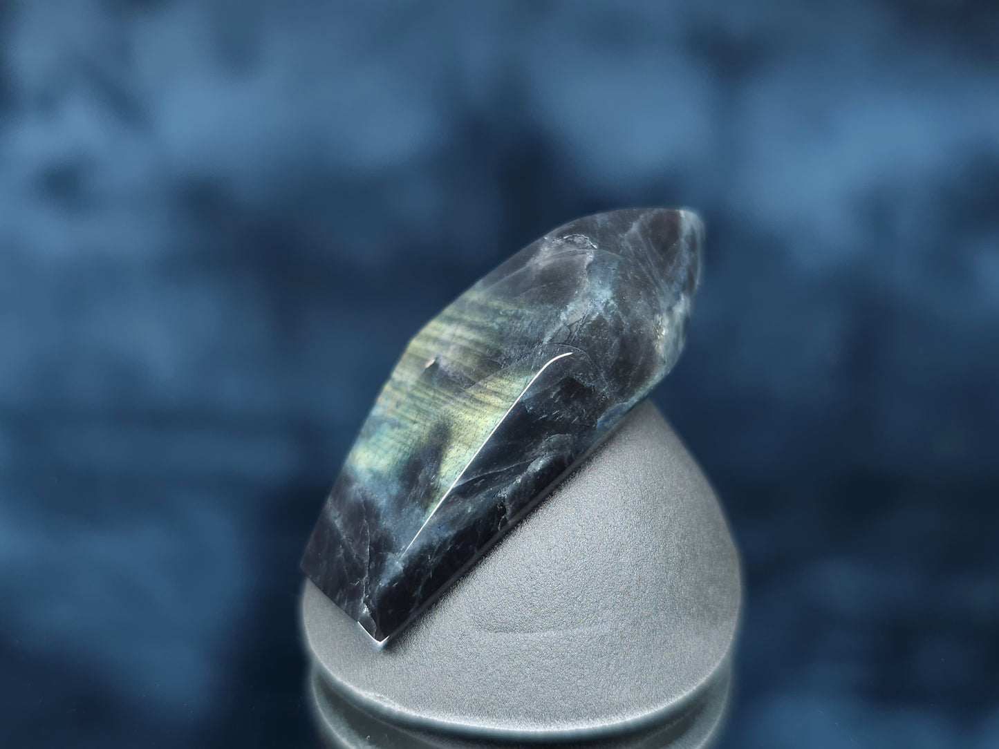 #44112 Labradorite