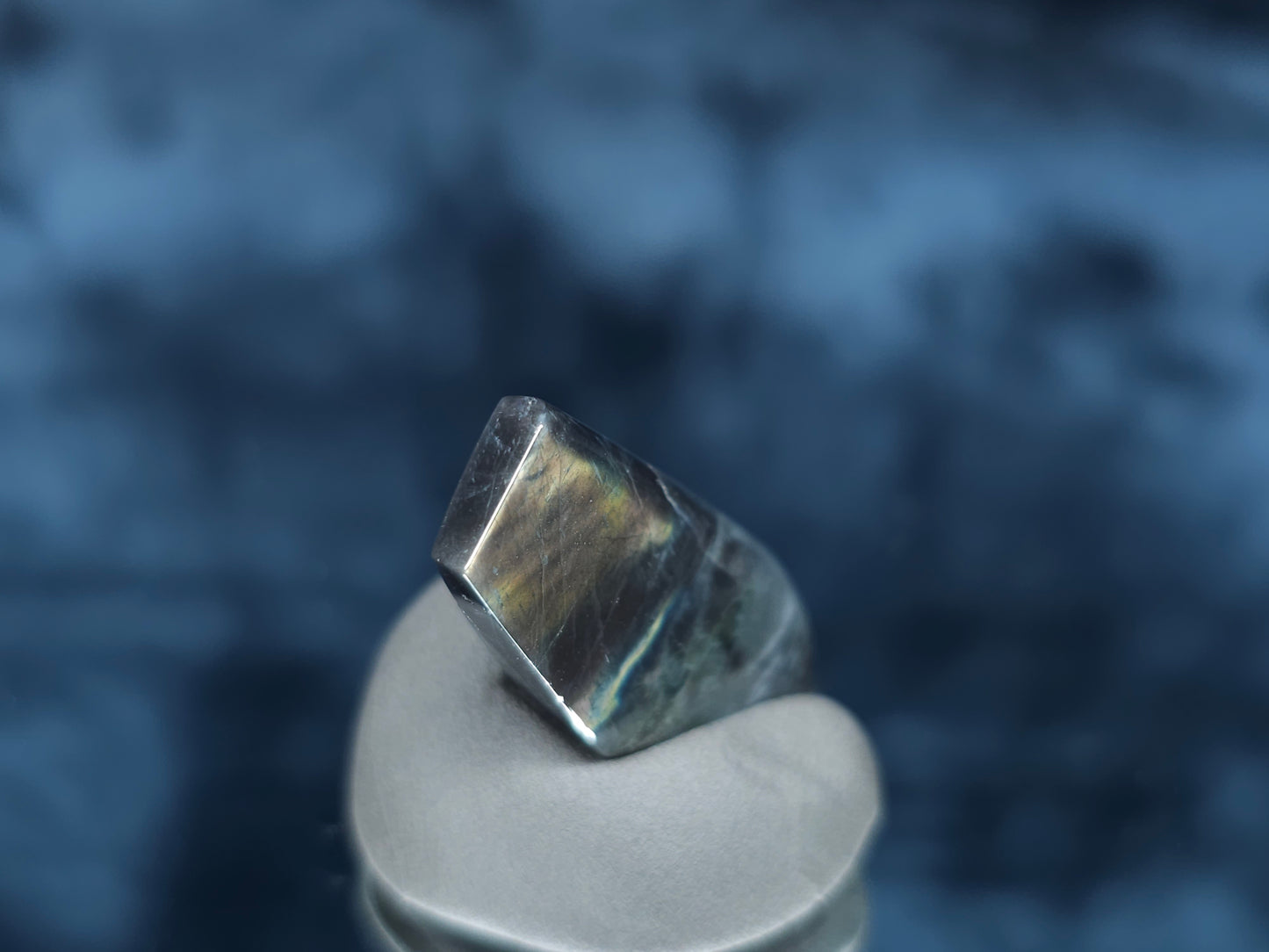 #44112 Labradorite