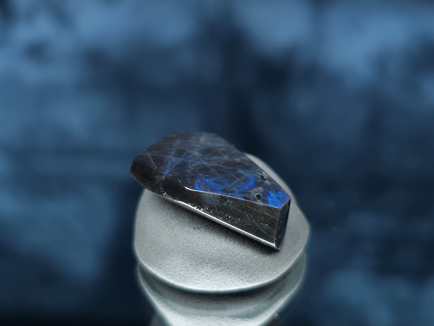 #44115 Labradorite