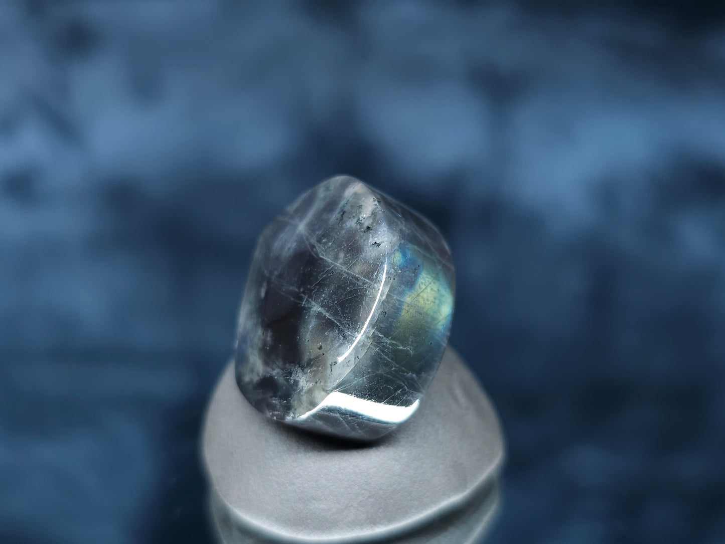 #44120 Labradorite