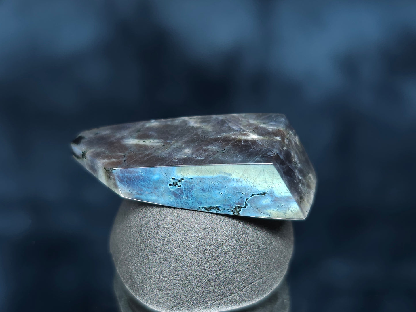 #44125 Labradorite