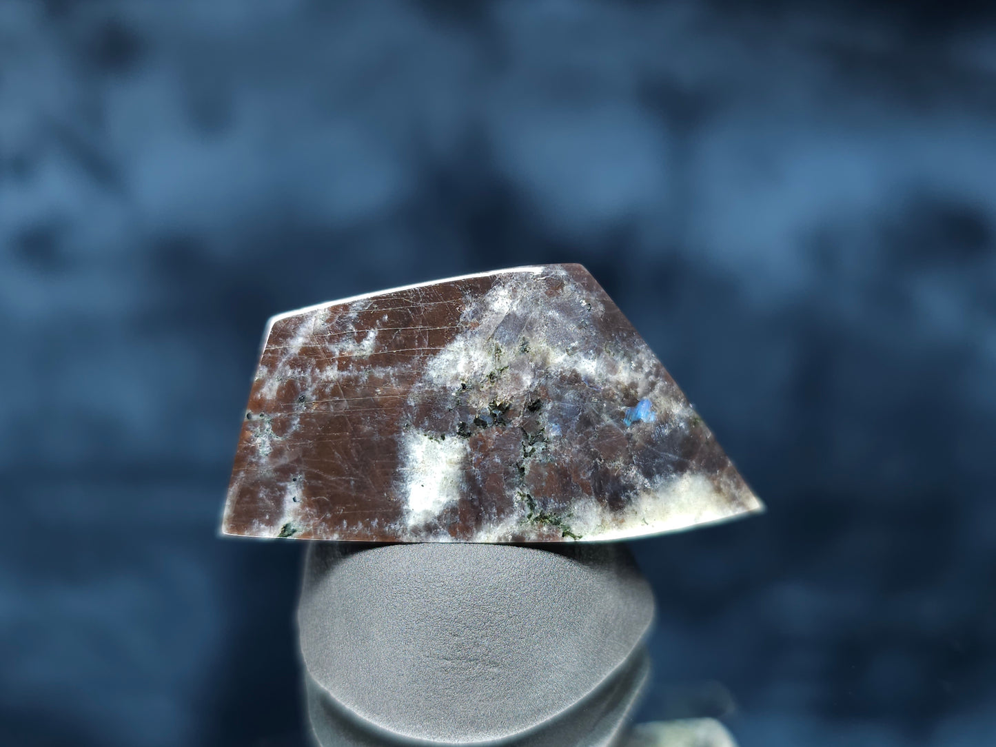 #44128 Labradorite