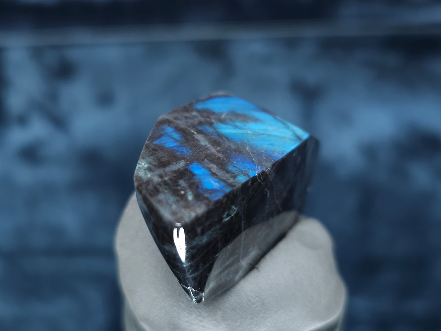 #44001 Labradorite