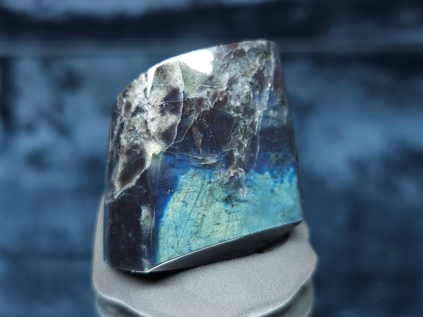 #44002 Labradorite