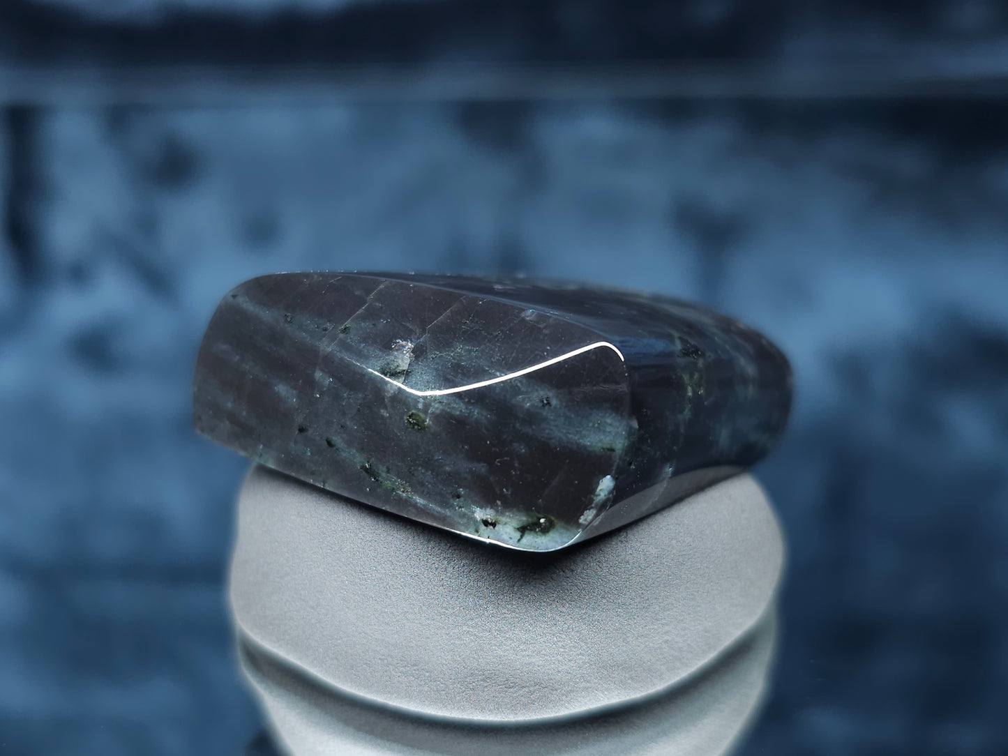 #44002 Labradorite