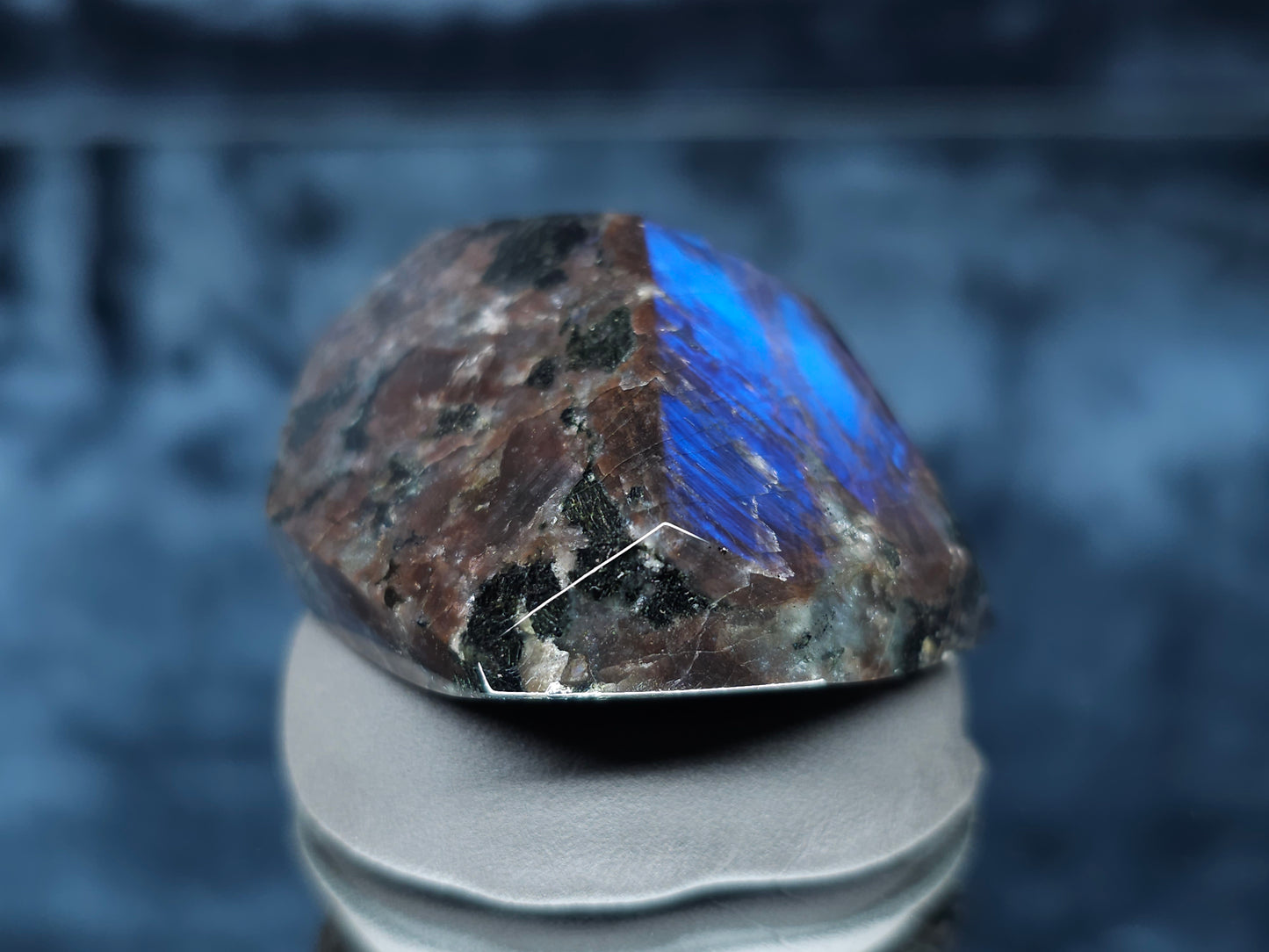 #44003 Labradorite