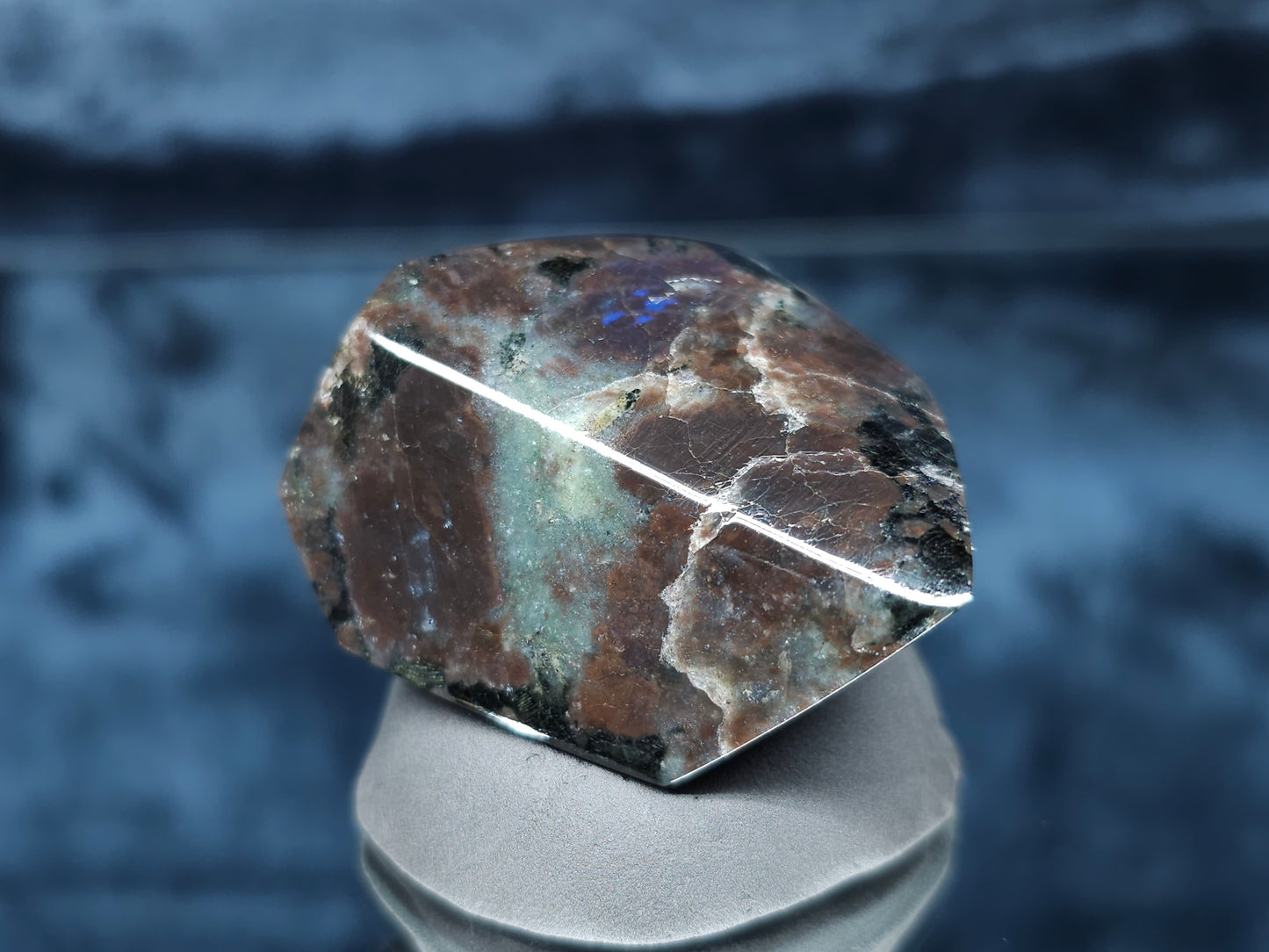 #44003 Labradorite