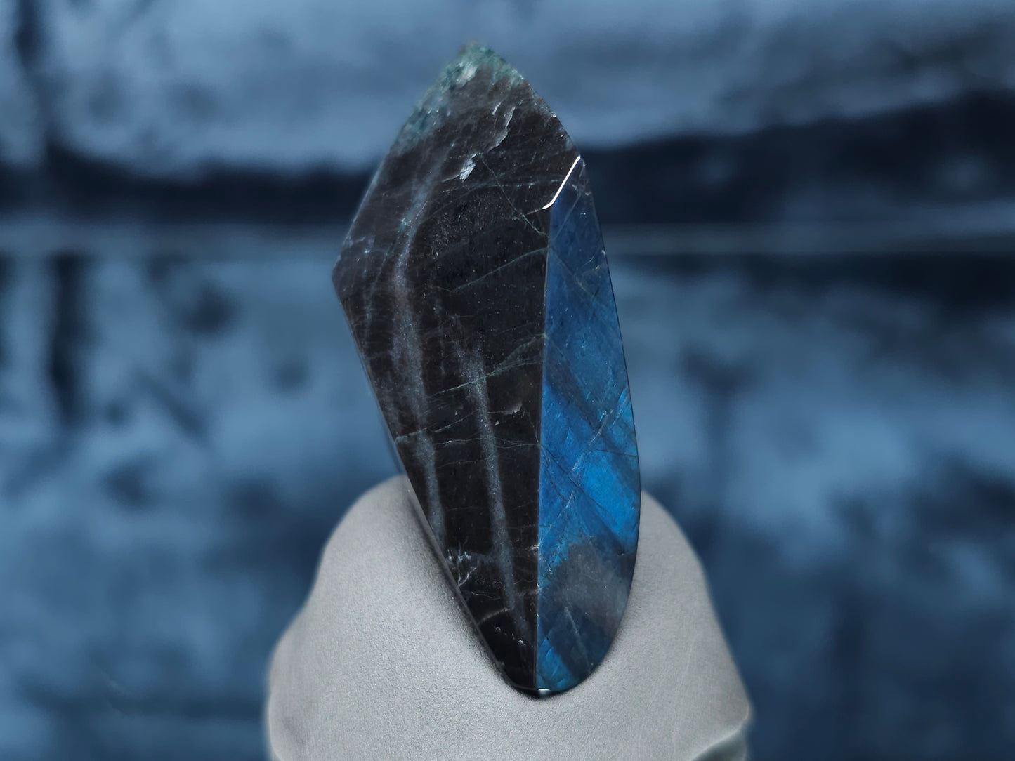 #44006 Labradorite