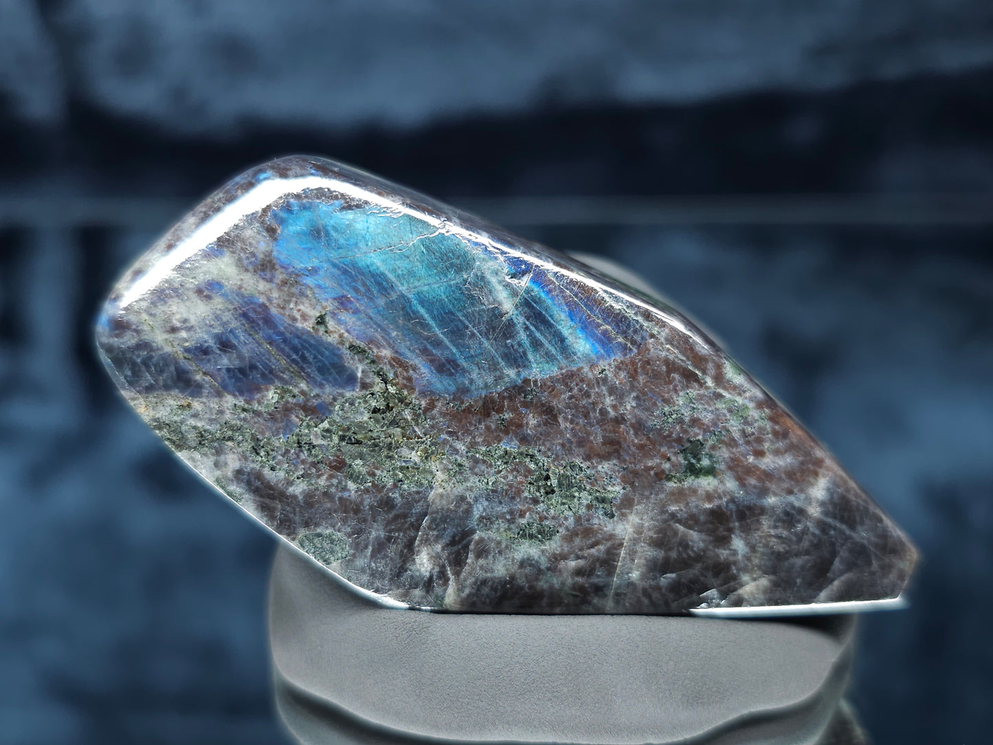 #44007 Labradorite