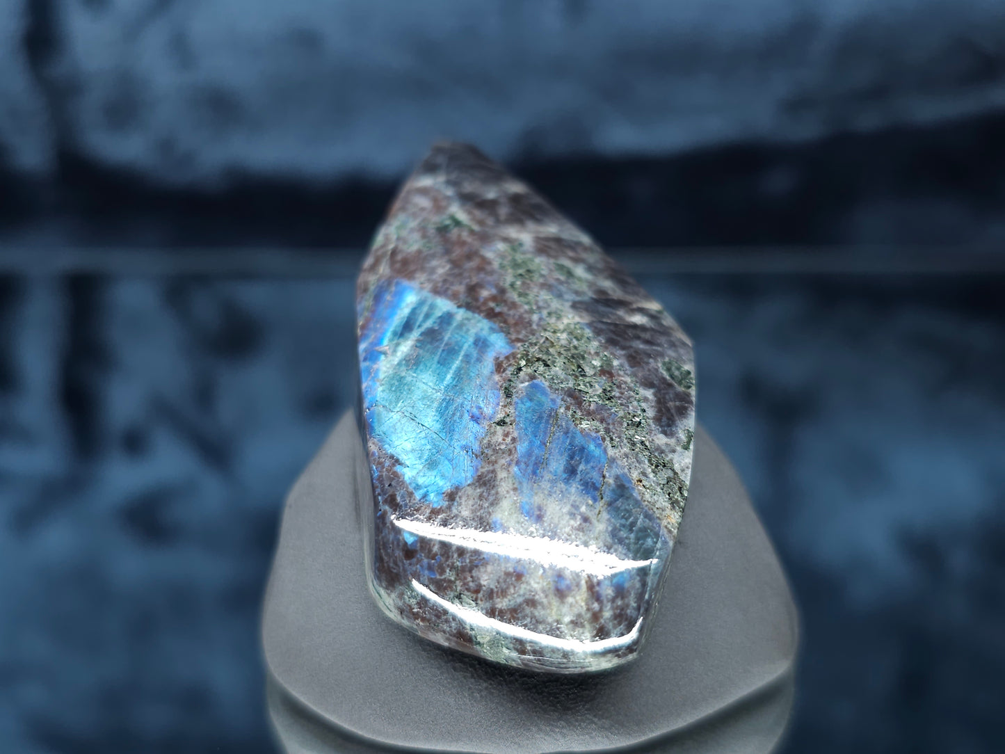 #44007 Labradorite