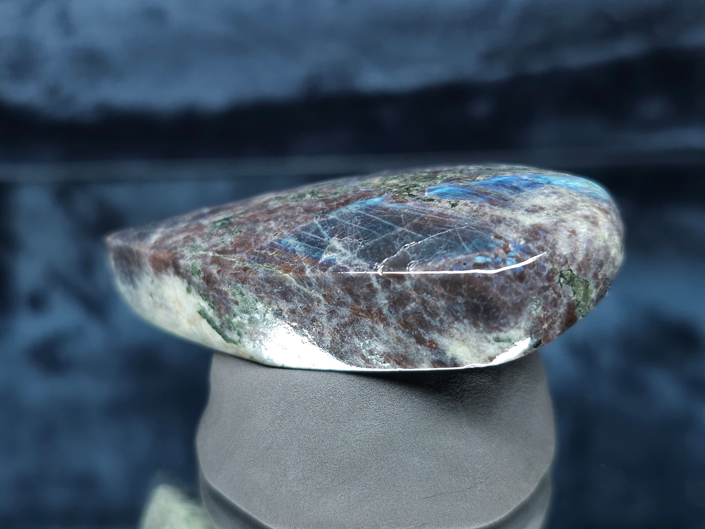 #44007 Labradorite